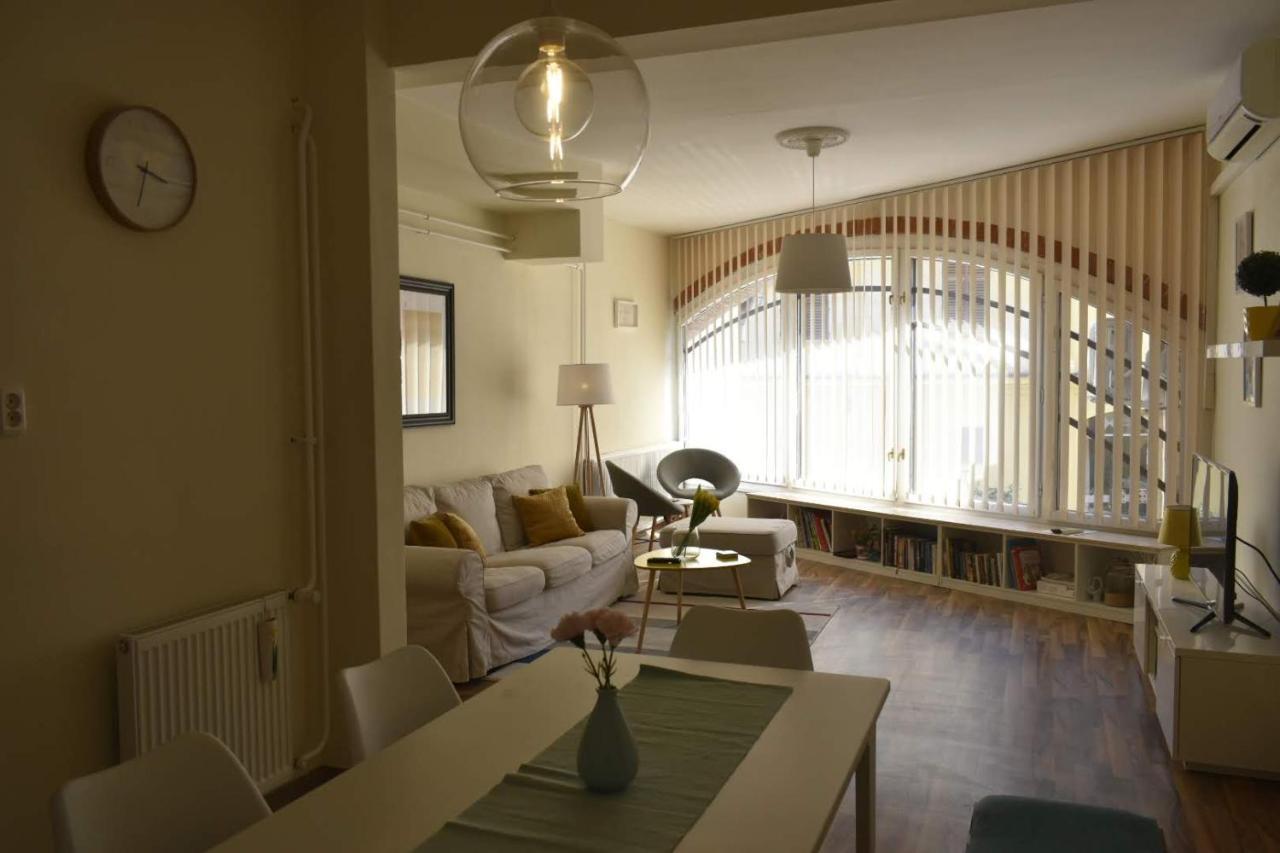 Főnix Family apartment a step from Széchenyi Square Pécs Exterior foto